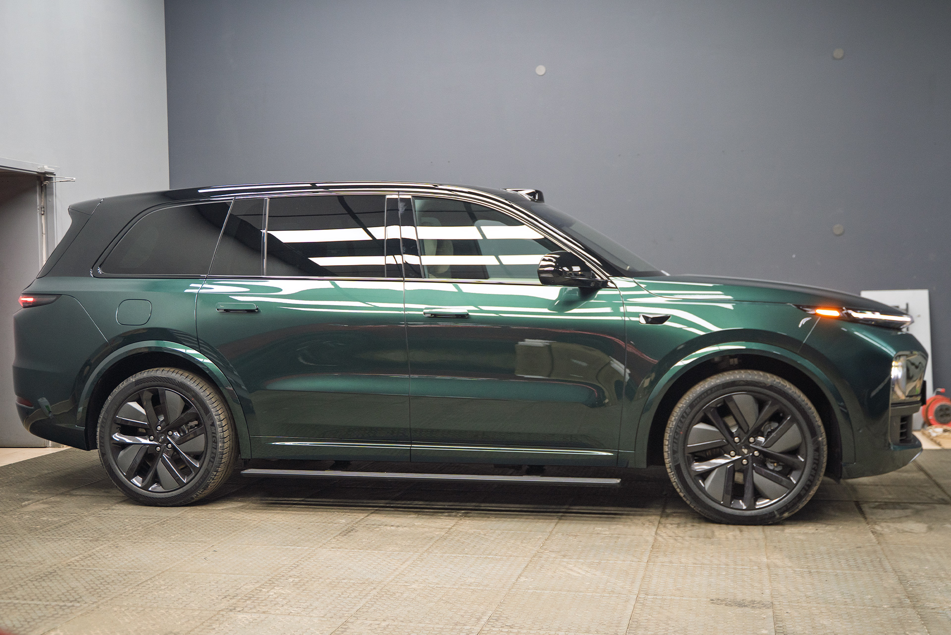 111440 Замена линз + шумоизоляция дверей и арок + дооснащение Lixiang L9 Замена линз + шумоизоляция дверей и арок + дооснащение Lixiang L9