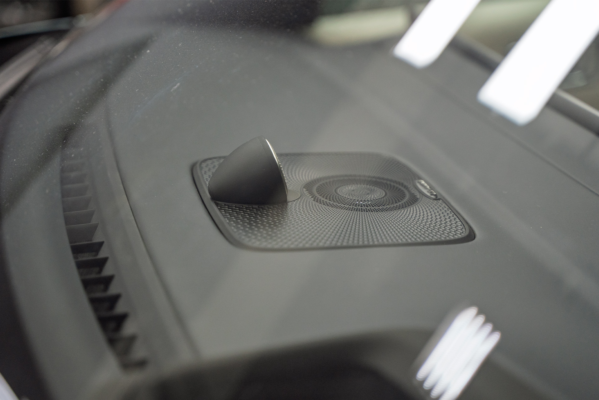 Замена линз + шумоизоляция дверей и арок + дооснащение Lixiang L9 111440 Замена линз + шумоизоляция дверей и арок + дооснащение Lixiang L9