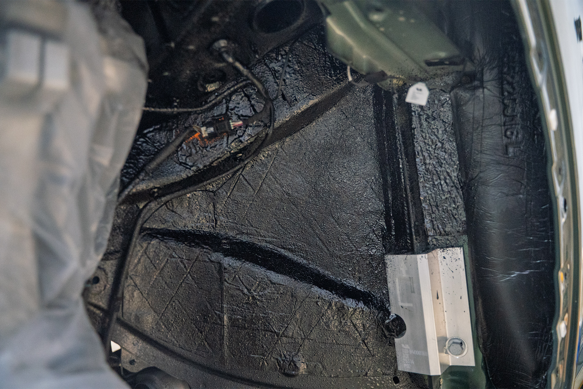 Замена линз + шумоизоляция дверей и арок + дооснащение Lixiang L9 111440 Замена линз + шумоизоляция дверей и арок + дооснащение Lixiang L9