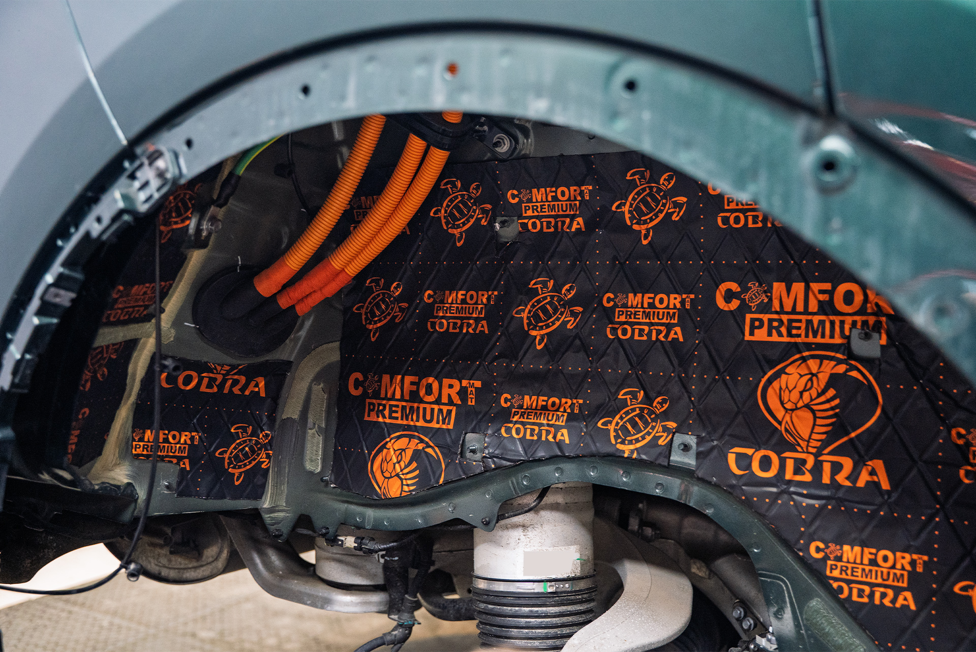 111440 Замена линз + шумоизоляция дверей и арок + дооснащение Lixiang L9 Замена линз + шумоизоляция дверей и арок + дооснащение Lixiang L9