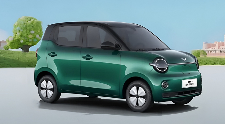 Wuling представляет электромобиль Hongguang Mini 2026 с запасом хода 301 км и быстрой зарядкой по цене от 530 000 рублей