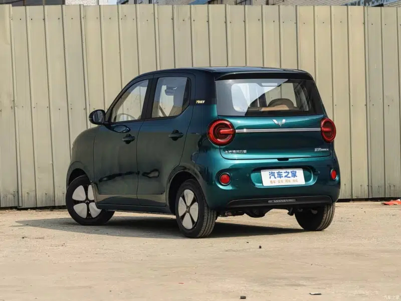 Компания Wuling представила в Китае обновлённую версию электромобиля Hongguang Mini 2026