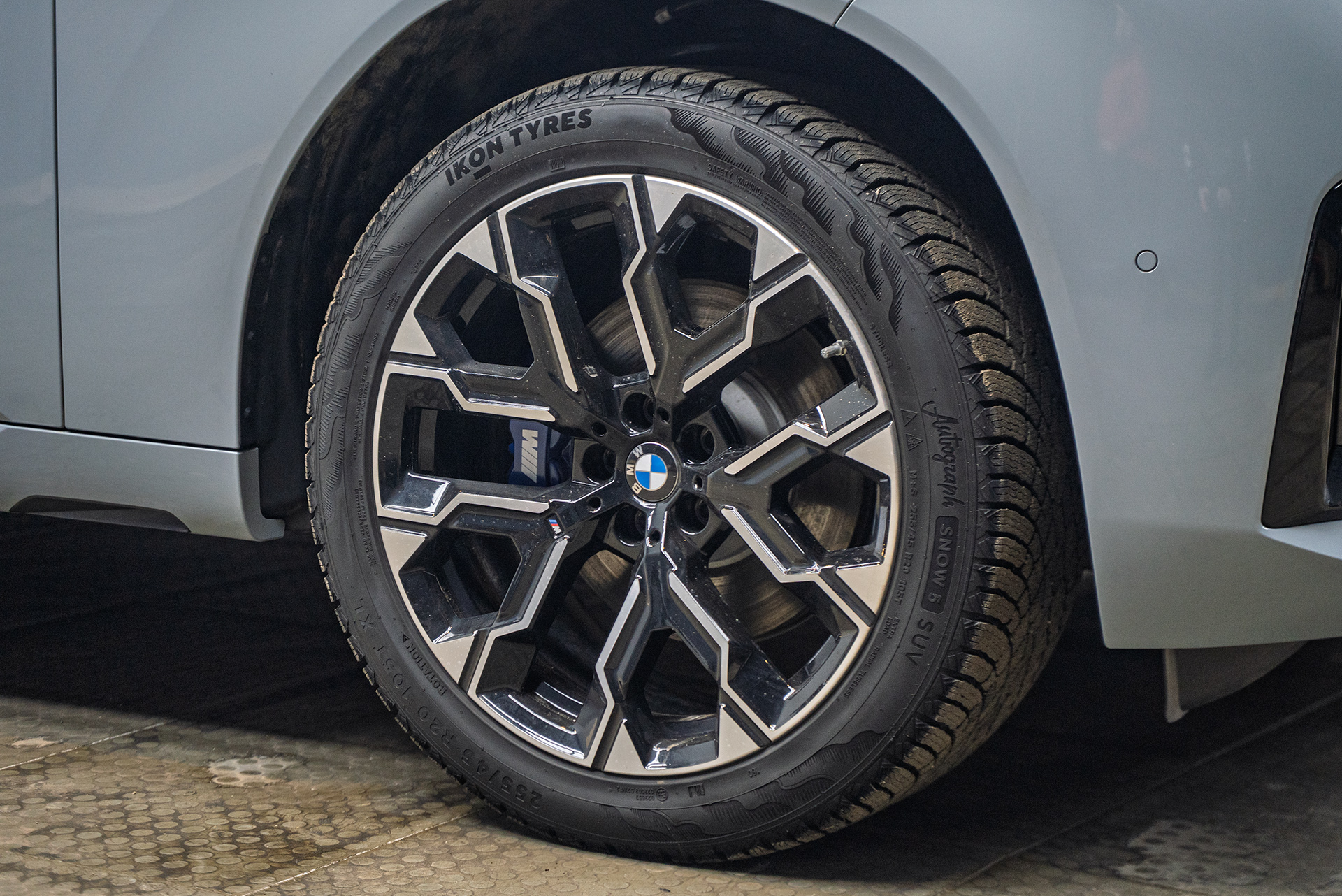 111442 Бесшумные электронные доводчики во все двери нового BMW X3 G45 Бесшумные электронные доводчики во все двери нового BMW X3 G45