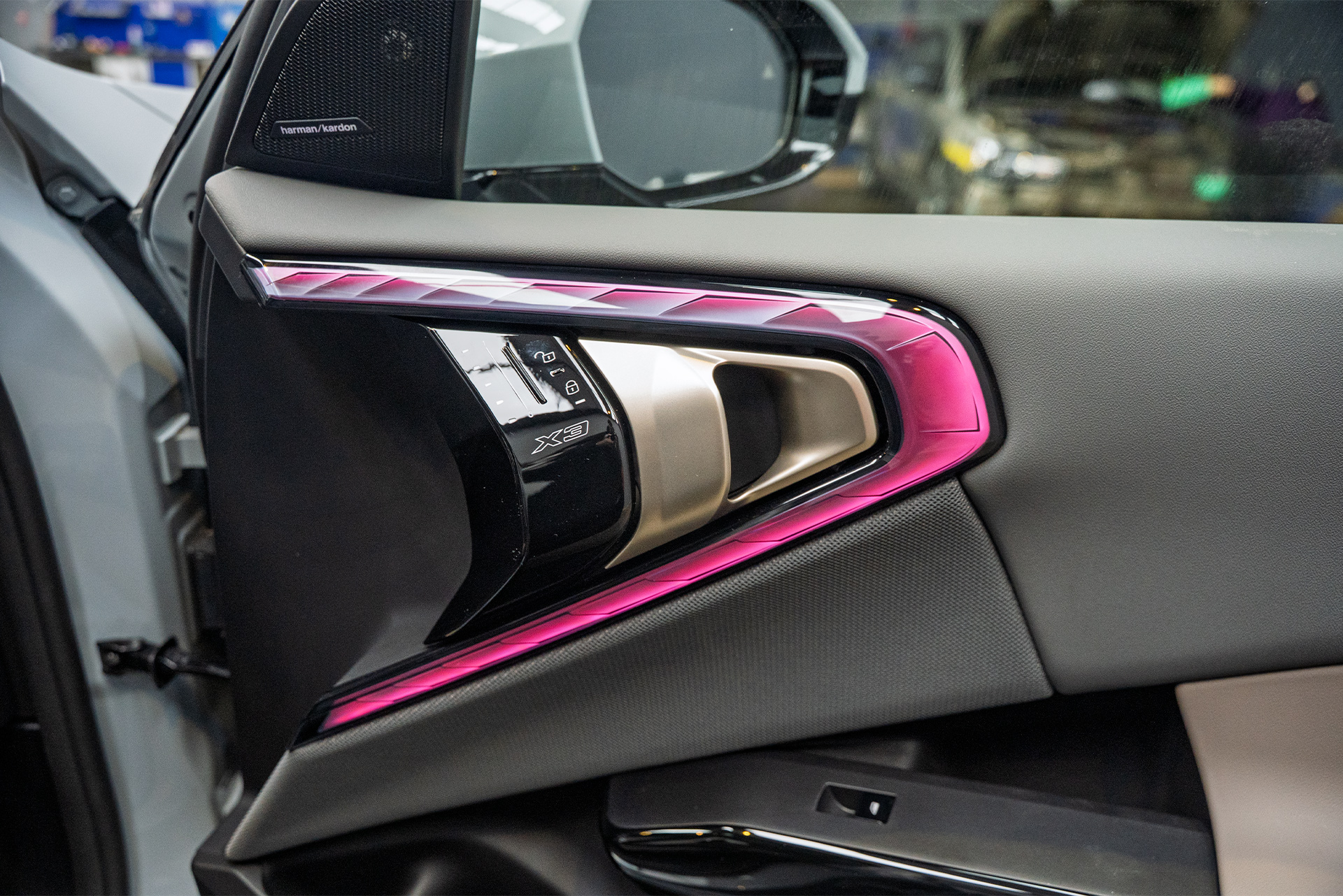 111442 Бесшумные электронные доводчики во все двери нового BMW X3 G45 Бесшумные электронные доводчики во все двери нового BMW X3 G45