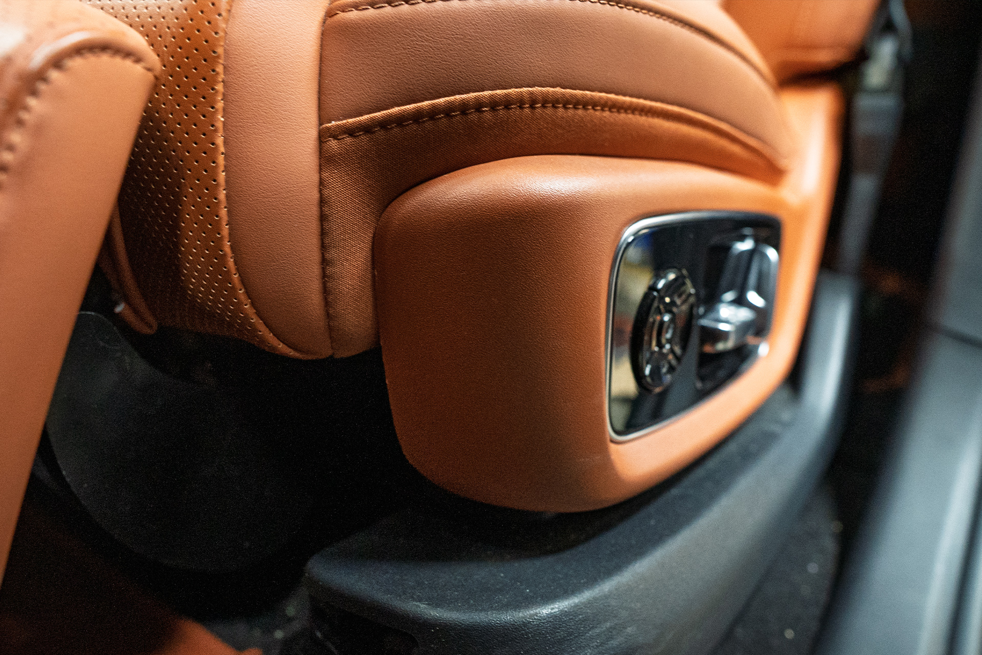 Дооснащение оттоманки Lixiang L9 кнопкой регулировки