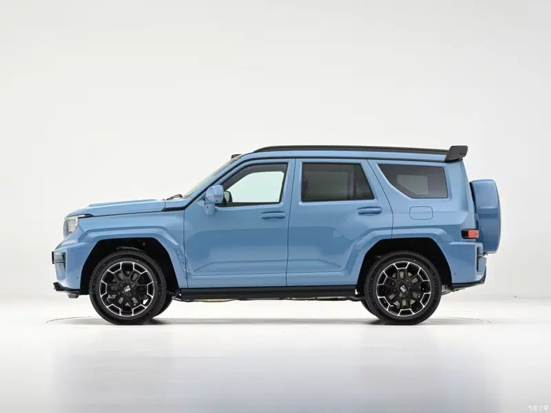 30 марта танковый бренд Great Wall Motor начал предварительные продажи двух моделей &mdash; Tank?700?Hi4?T и Tank?700?Hi4?Z