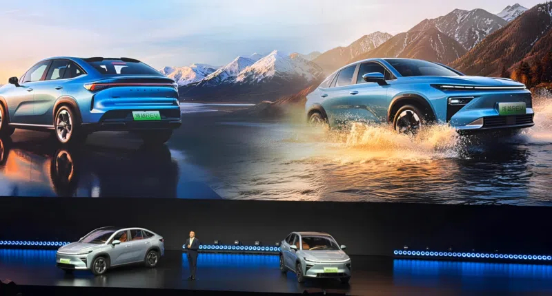 Стартовал выпуск внедорожника Geely Boyue EREV с запасом хода 375 км, на 30-80% за 15 минут зарядки, цена от 1,3 рублей