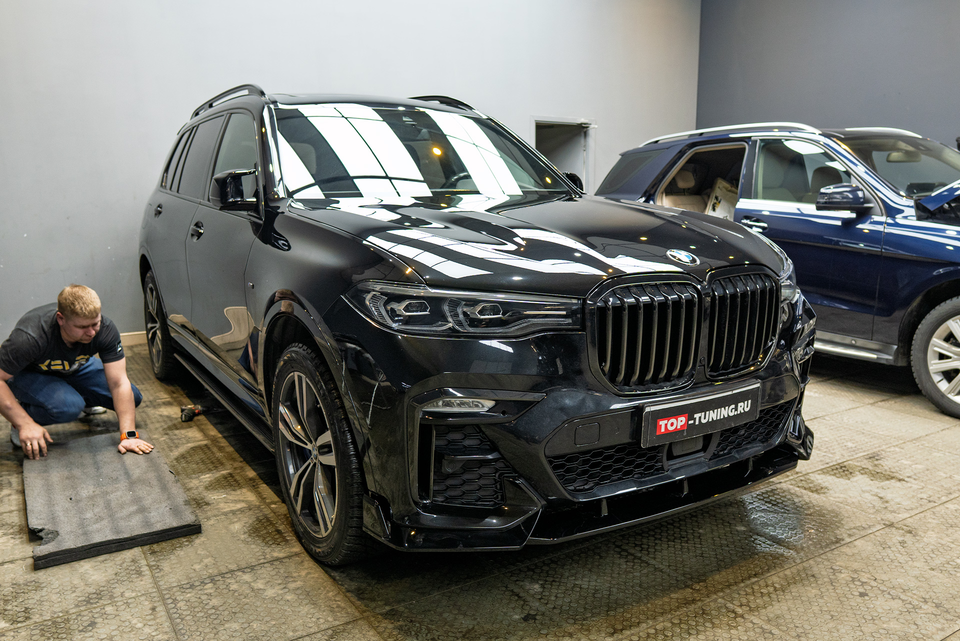 Замена юбки переднего бампера BMW X7 G07 111468 Замена юбки переднего бампера BMW X7 G07