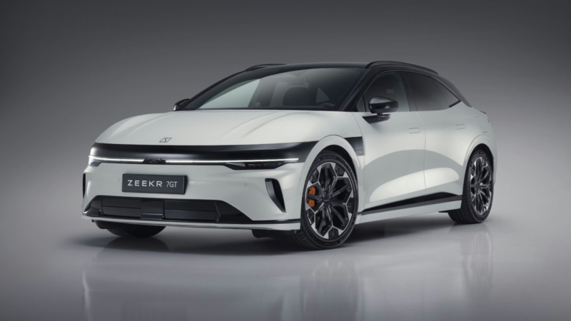 1 апреля&nbsp;компания официально объявила: новинка будет продаваться под названием&nbsp;7 GT.