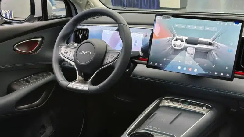 Автомобили готовятся к старту предпродаж. Демонстрационные машины не предназначены для передачи покупателям &mdash; они позволяют ознакомиться с моделью перед началом продаж.