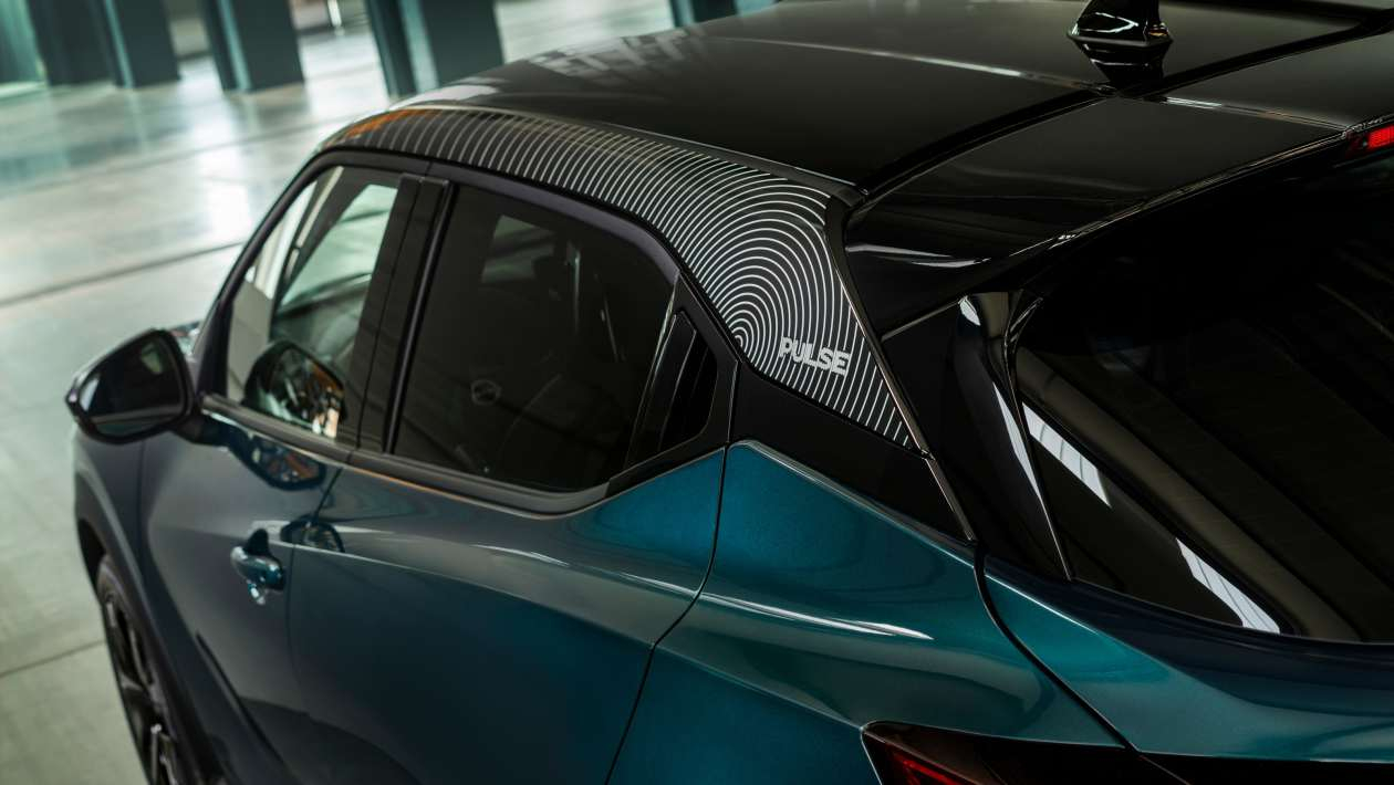 Модель сочетает выразительный дизайн, расширенный набор технологий и комфорт. В Европе приём заказов уже открыт, а стартовая цена составляет 2,95 млн рублей. Об этом сообщает Autoexpress.