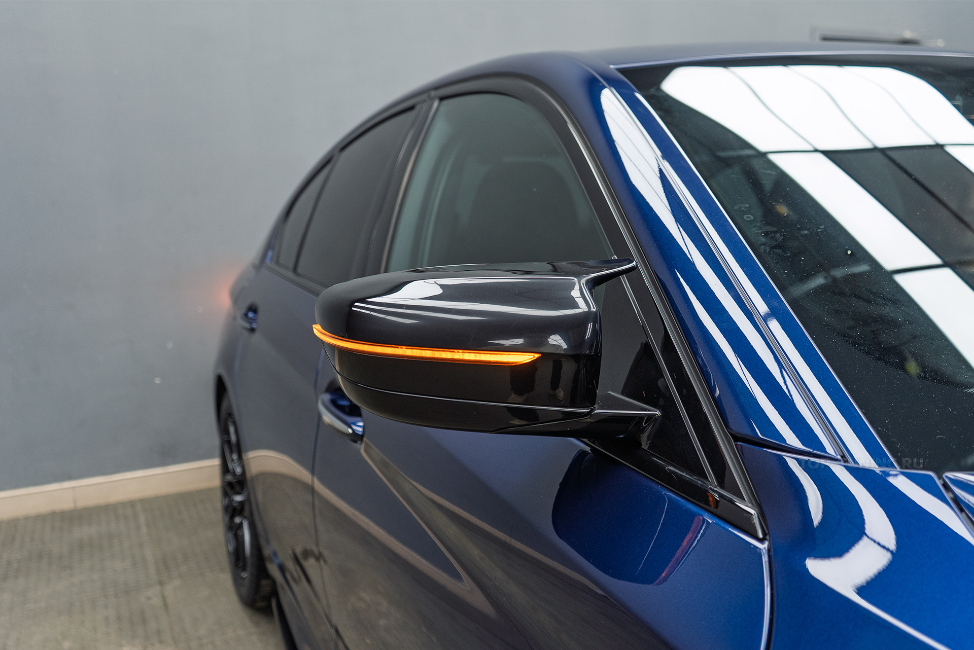 Установка монитора в салон BMW 5 серии G30 рестайлинг