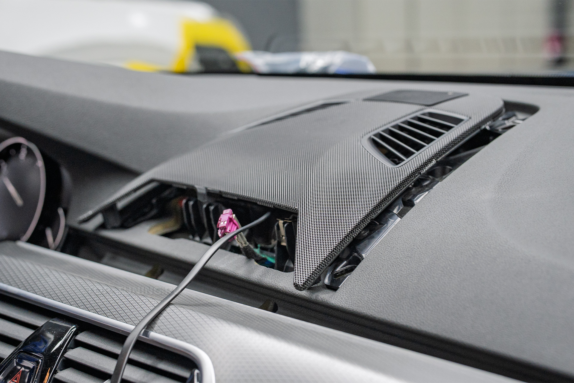 111508 Установка монитора в салон BMW 5 серии G30 рестайлинг