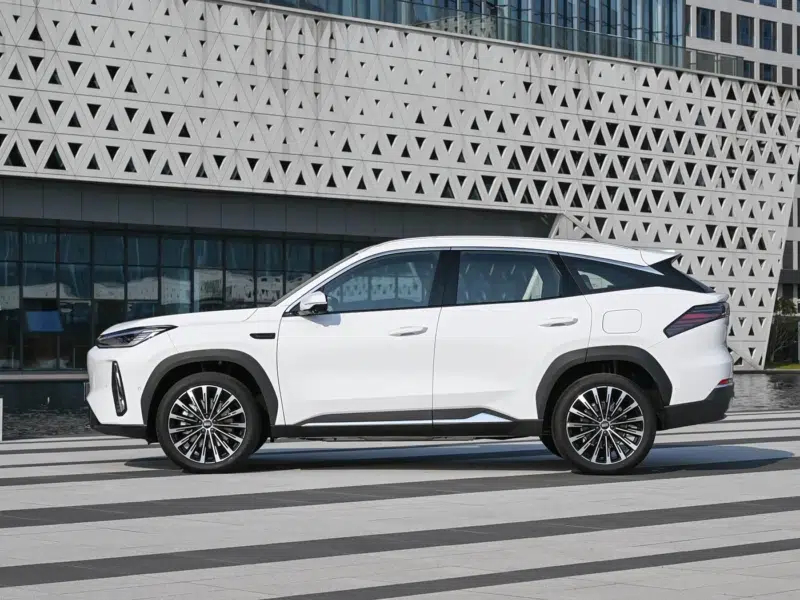 9 апреля стартуют предварительные продажи Geely Galaxy M7 с расходом топлива 3,35 л/100 км и тепловым КПД 47,26%