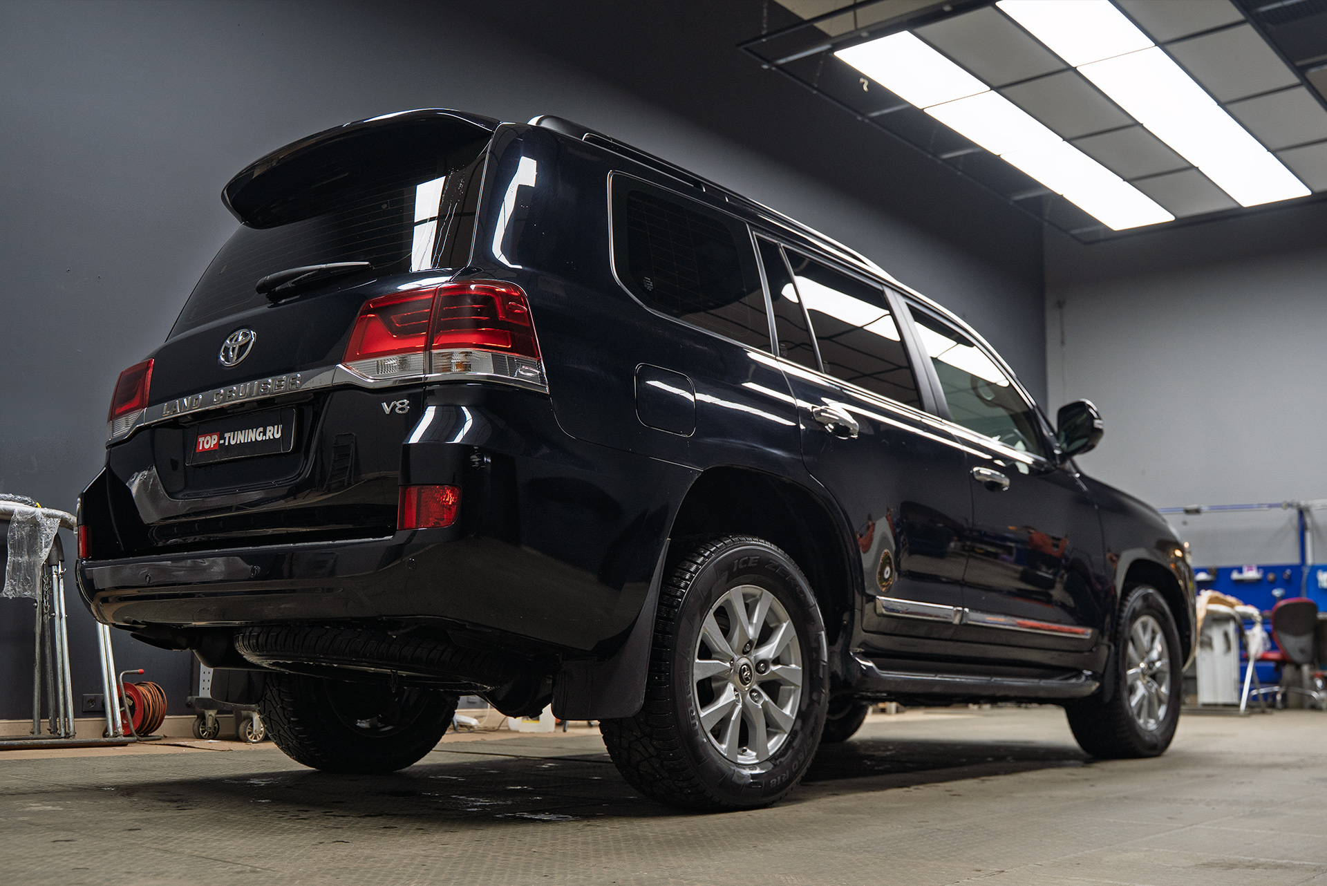 111523 Тюнинг-конверсия Toyota Land Cruiser 200 рестайлинг