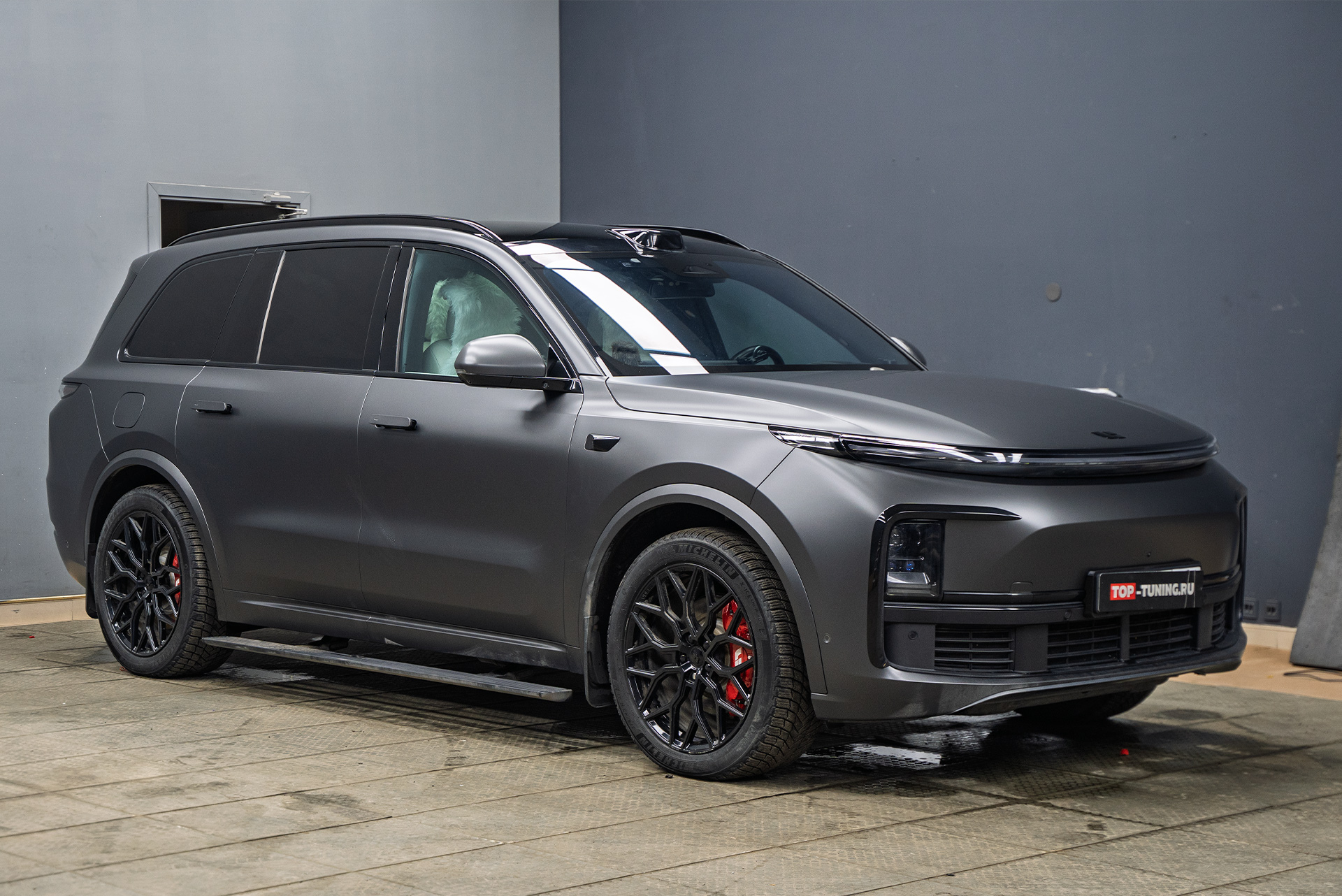 111541 Дооснащение кресел Lixiang L9 поворотными механизмами 360&deg;