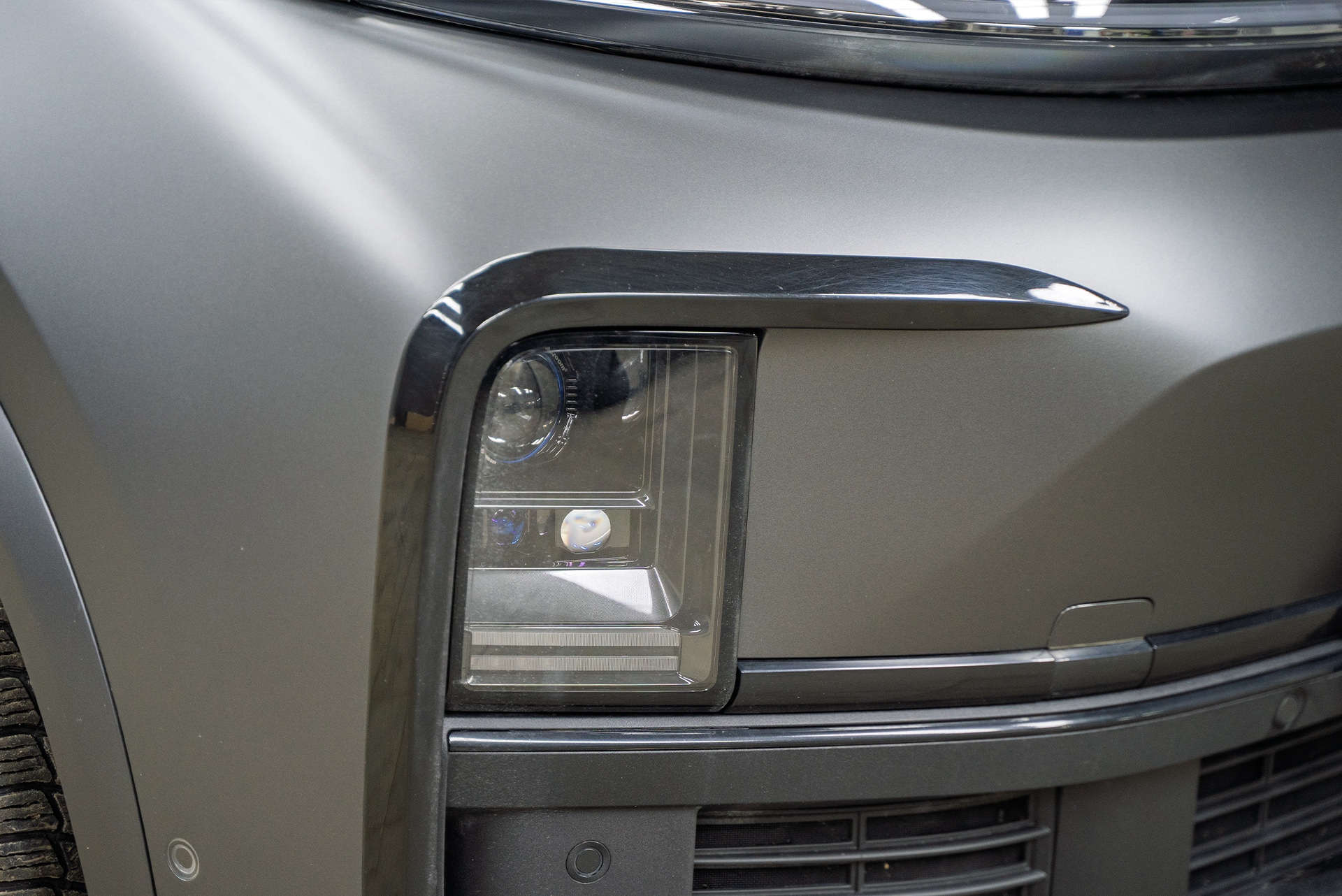 Дооснащение кресел Lixiang L9 поворотными механизмами 360&deg; 