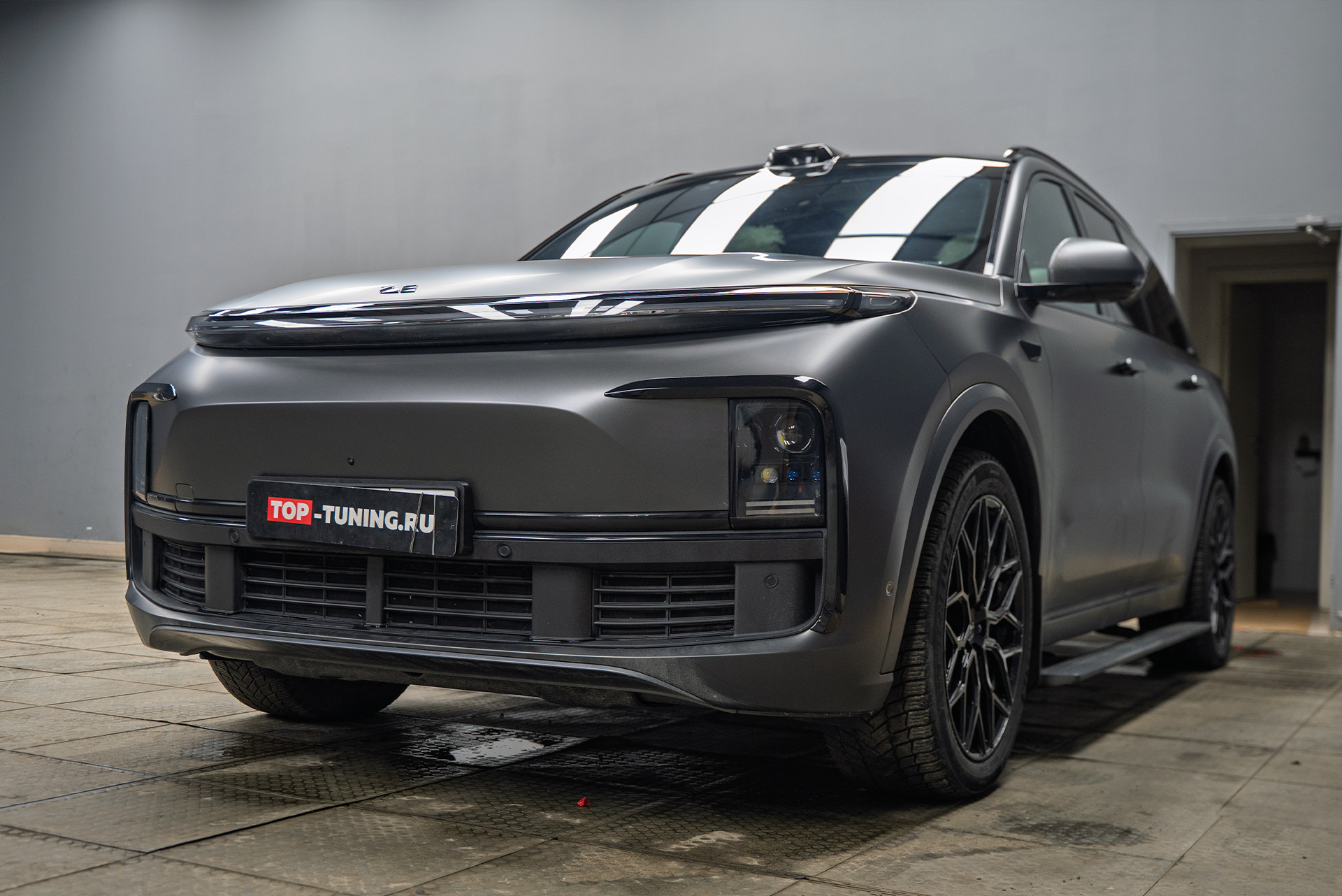 Дооснащение кресел Lixiang L9 поворотными механизмами 360&deg; 