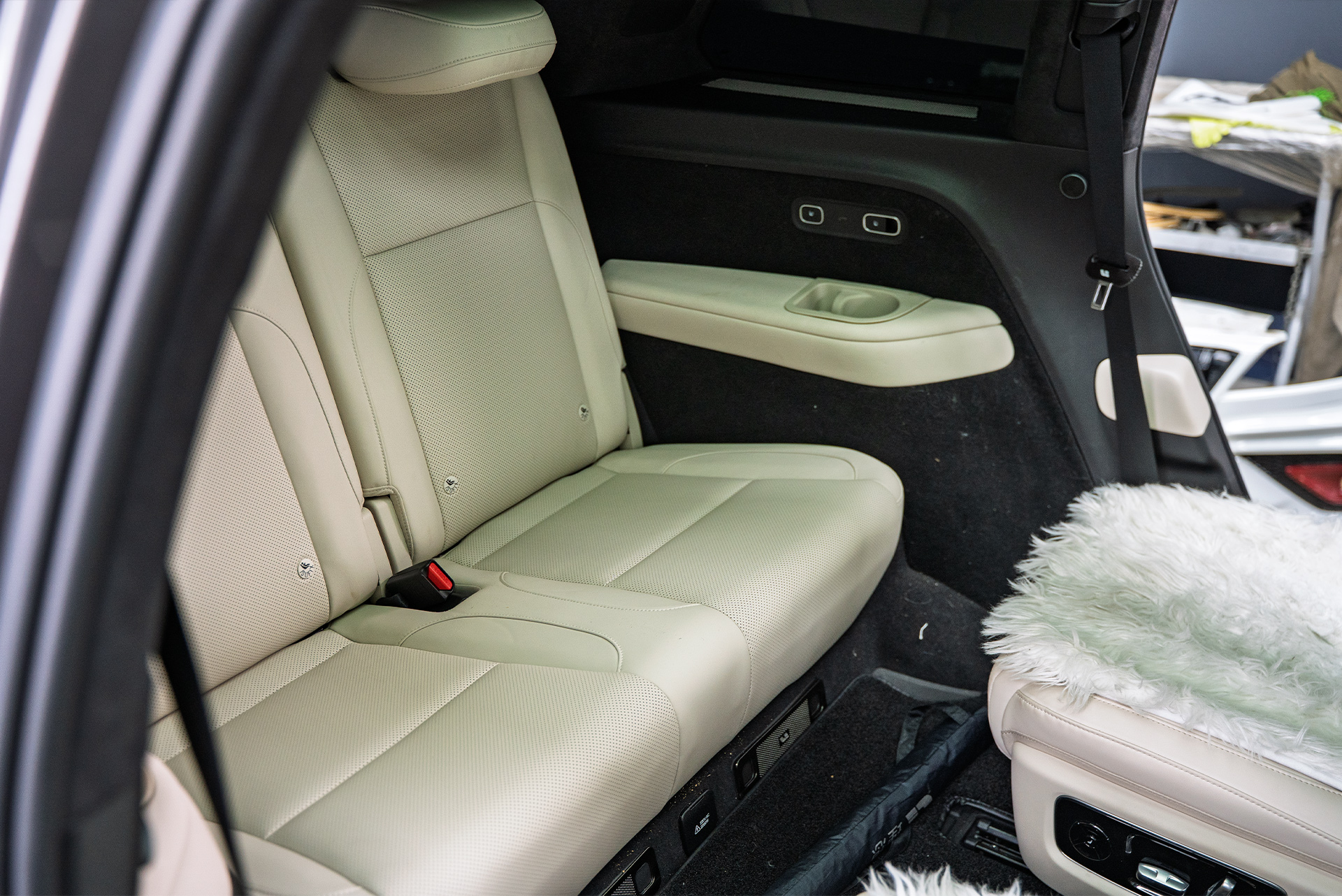 111541 Дооснащение кресел Lixiang L9 поворотными механизмами 360&deg;