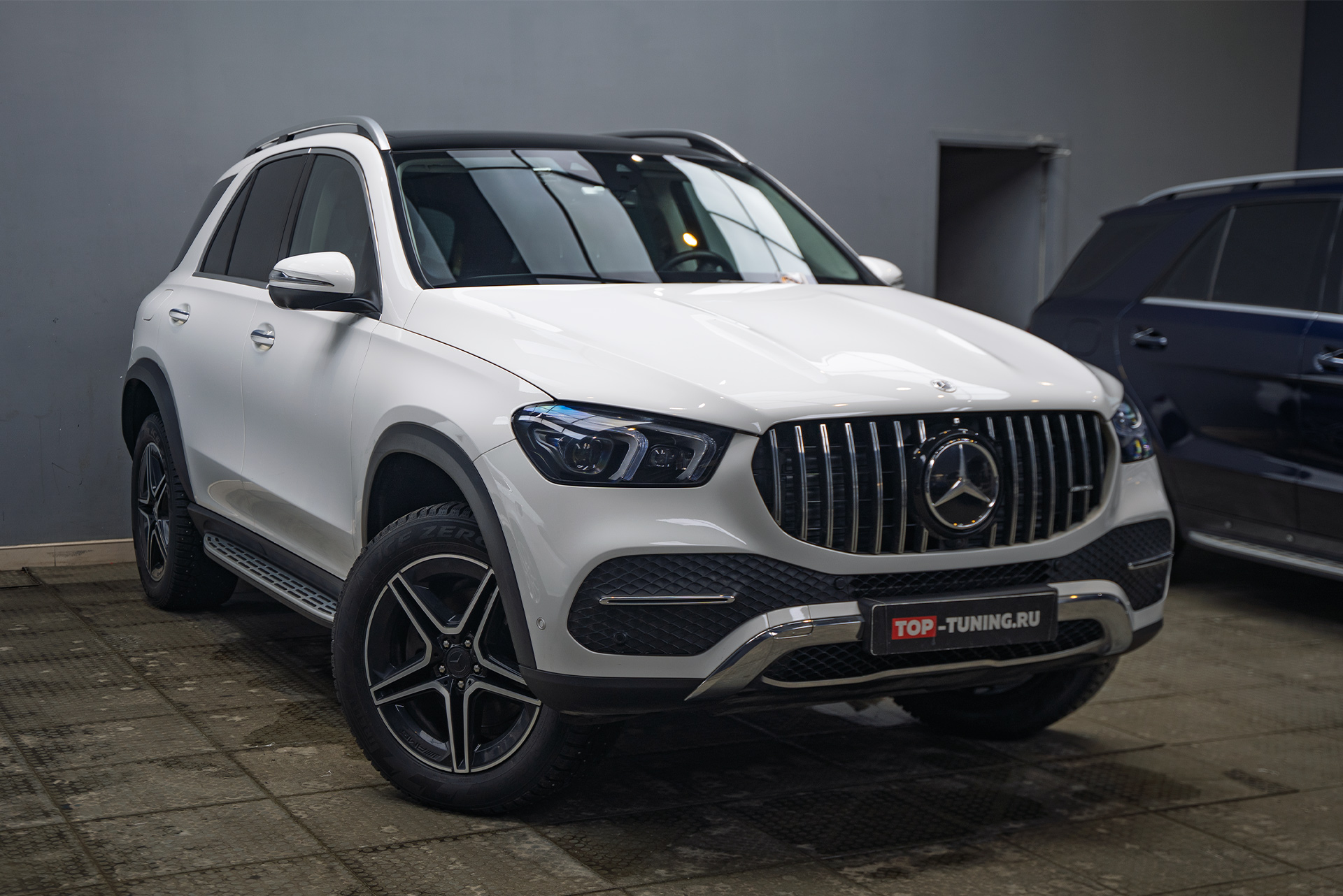 Тюнинг порогов Mercedes-Benz GLE V167 &ndash; брызговики под ключ