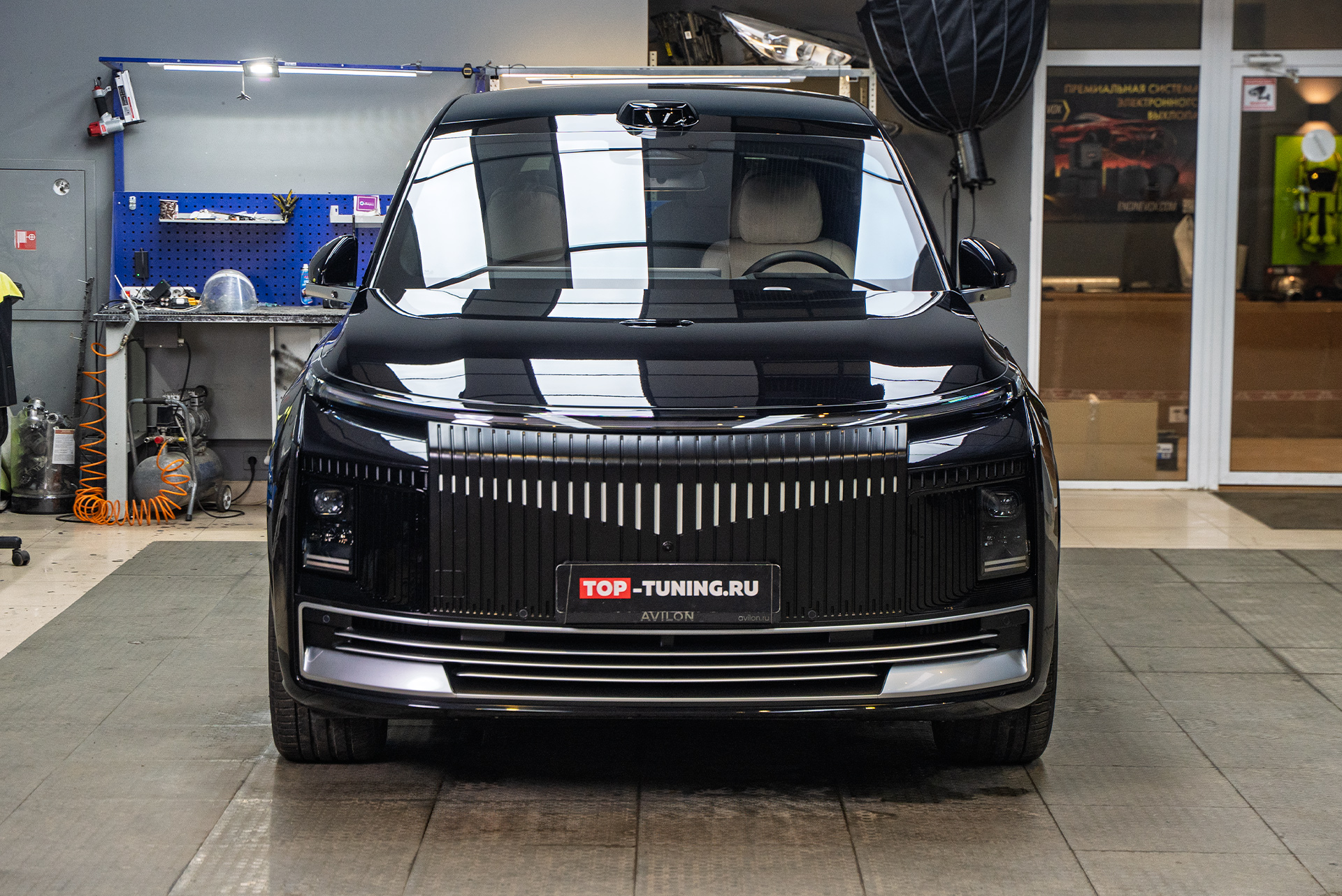 111552 Премьера обвеса Golden Oasis &ndash; премиальный тюнинг Lixiang L9