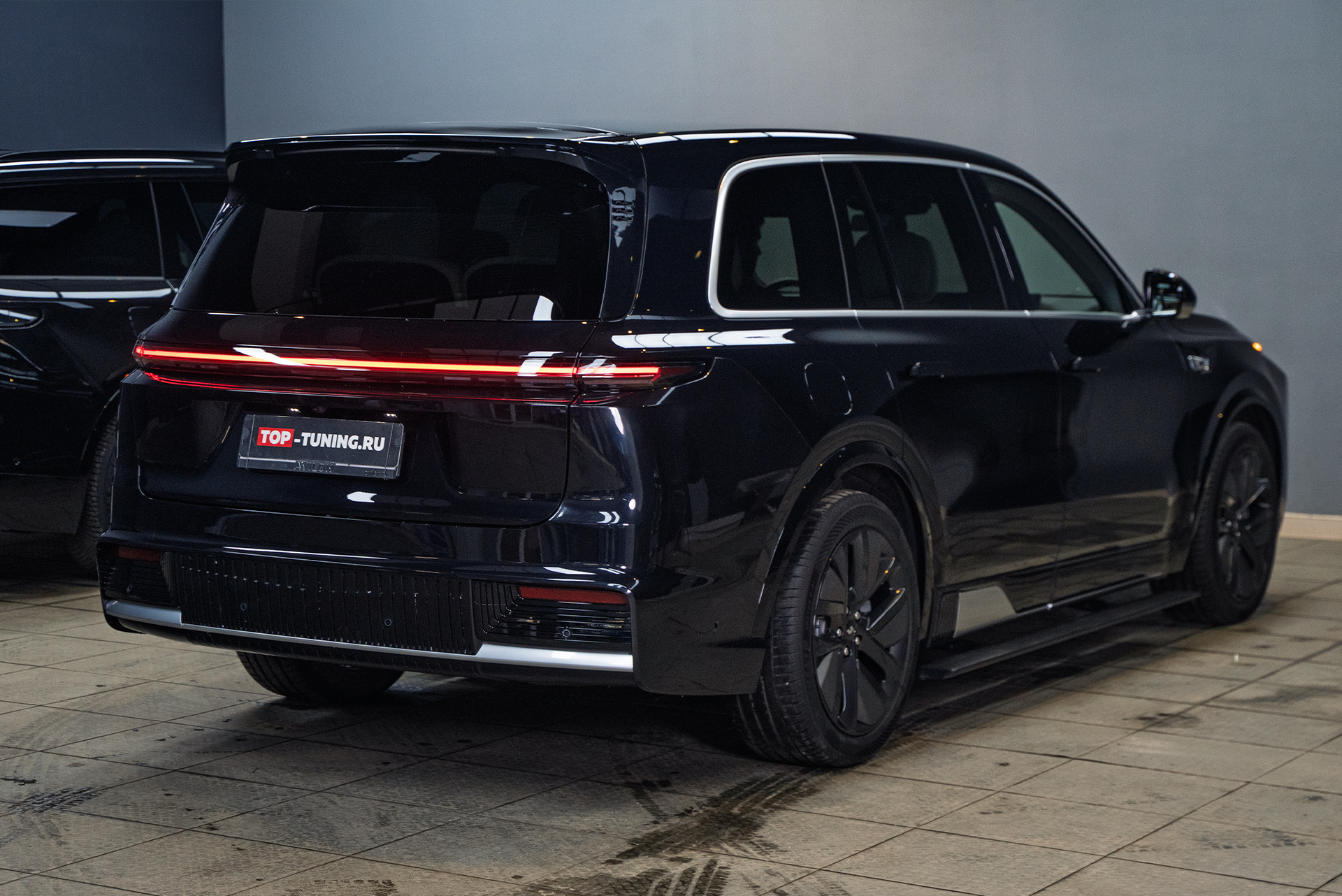 Премьера обвеса Golden Oasis &ndash; премиальный тюнинг Lixiang L9