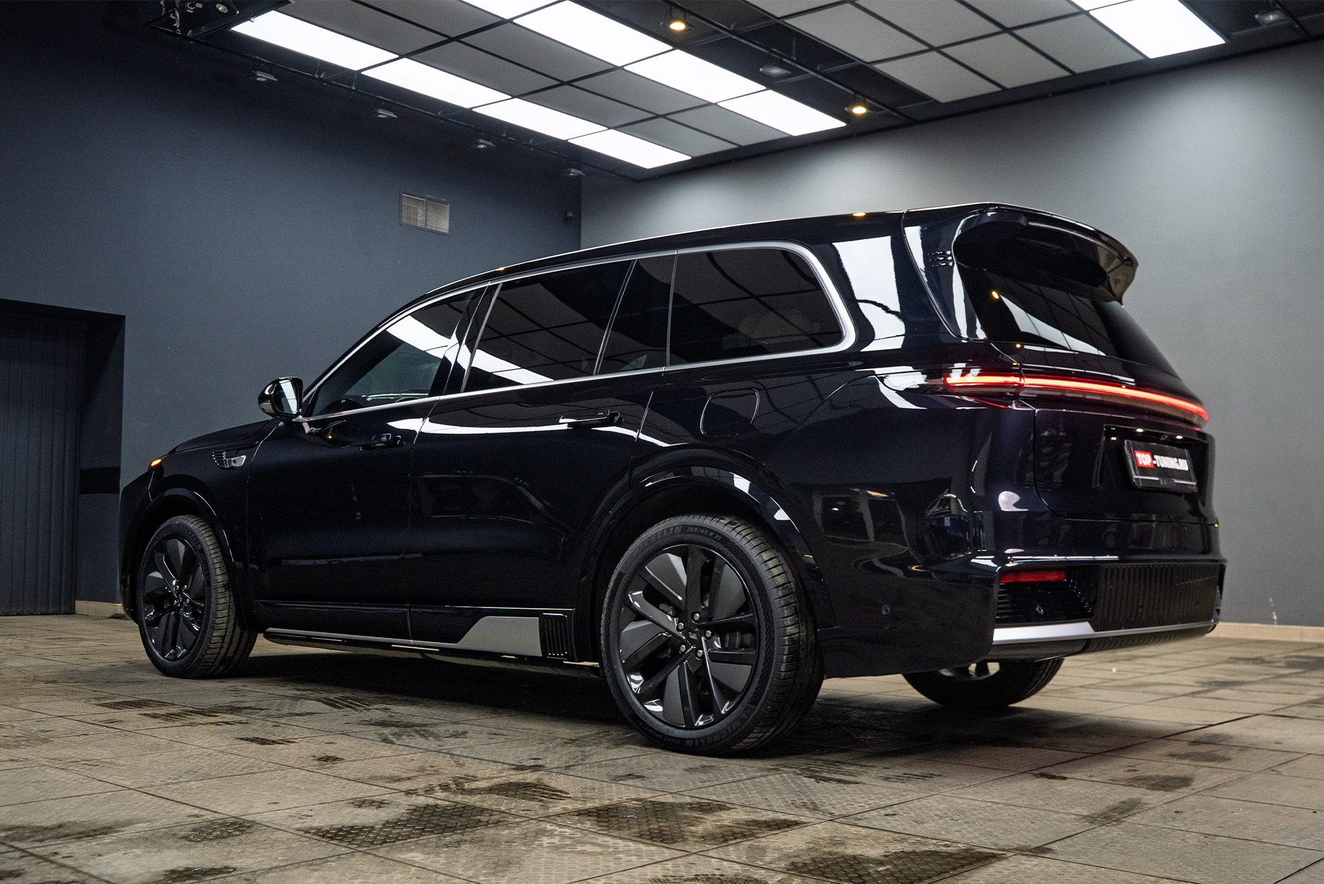 Премьера обвеса Golden Oasis &ndash; премиальный тюнинг Lixiang L9