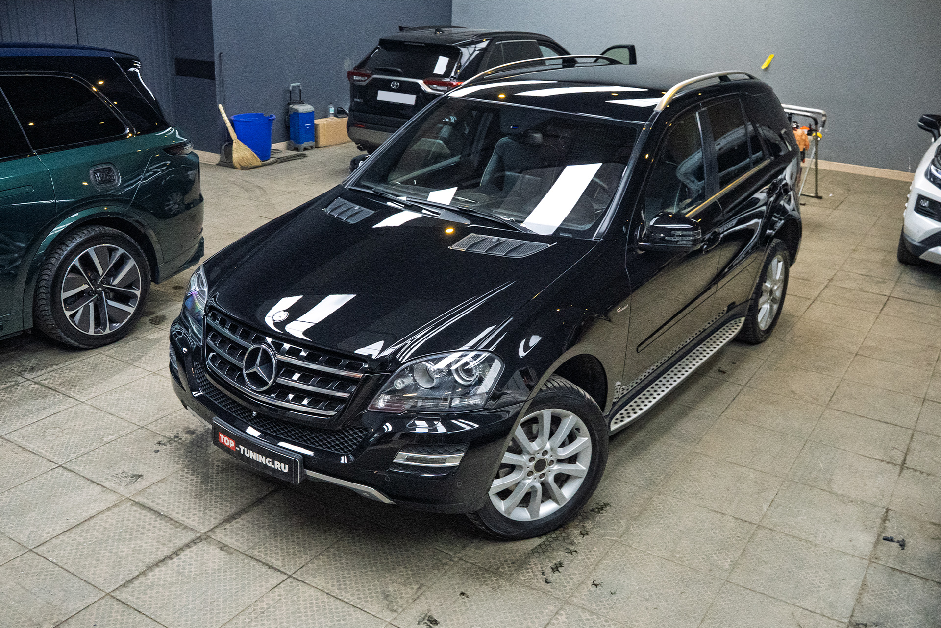 111555 Оклейка зоны риска + полная керамика + химчистка салона Mercedes M-class III