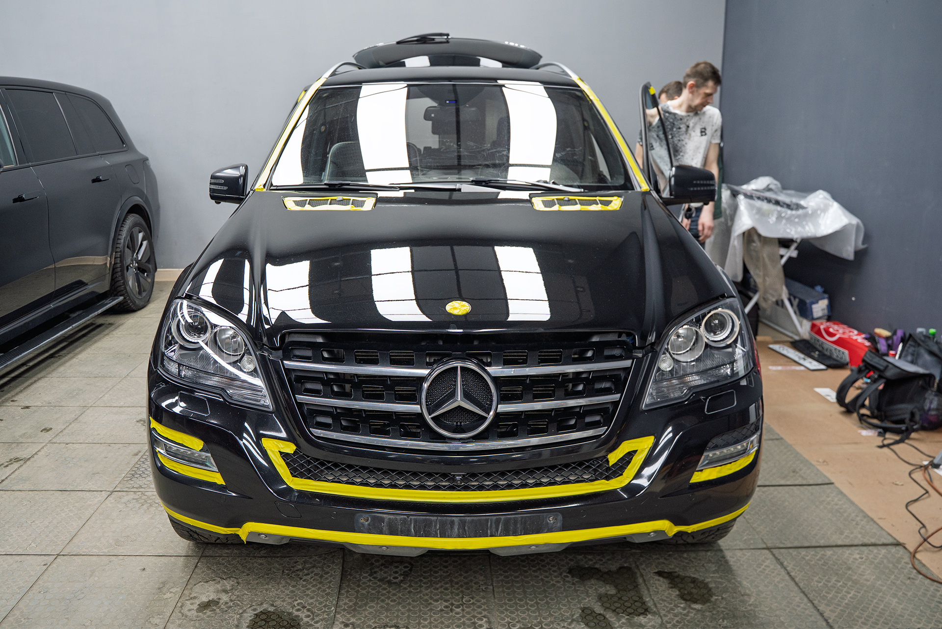 Оклейка зоны риска + полная керамика  + химчистка салона Mercedes M-class III