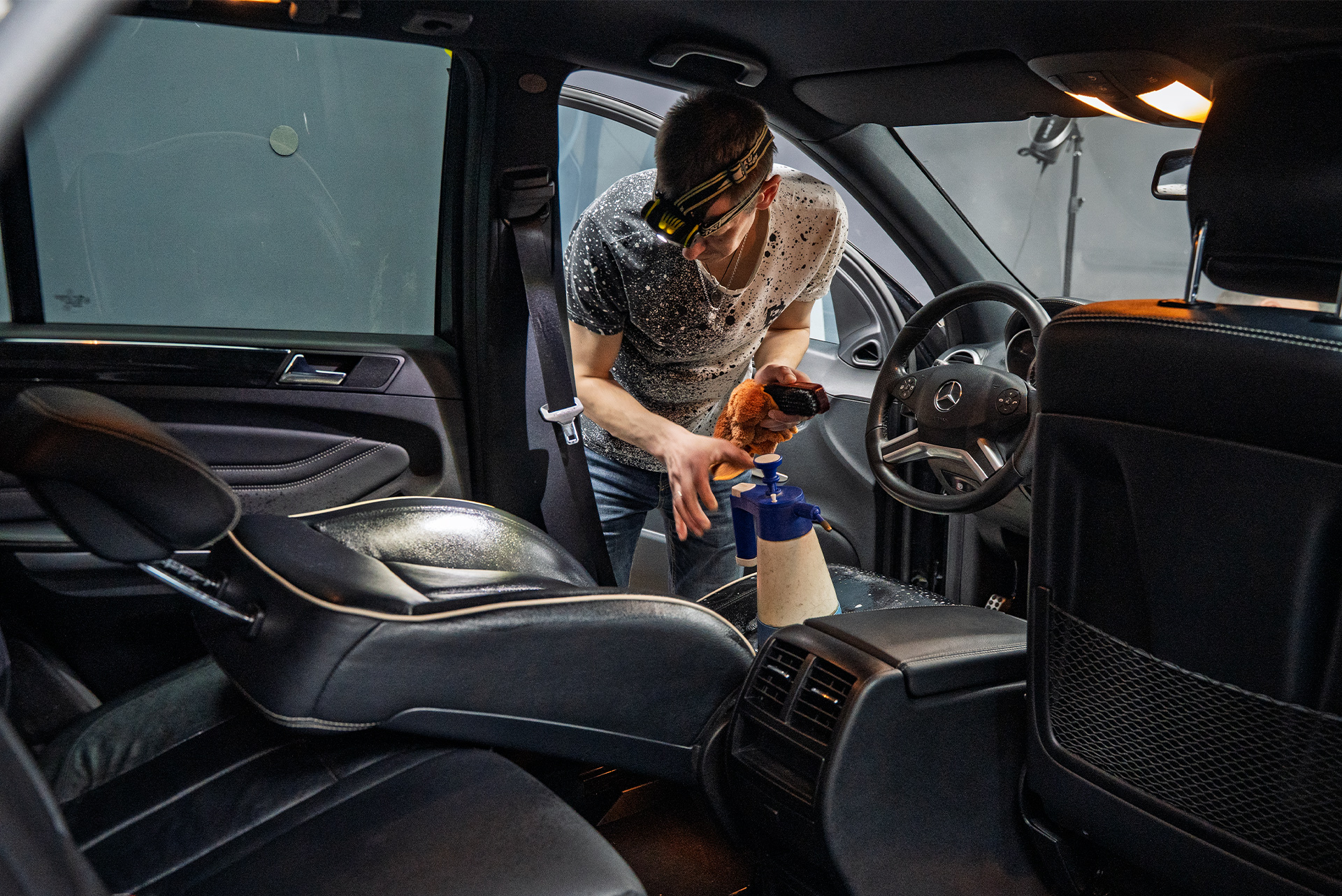 111555 Оклейка зоны риска + полная керамика + химчистка салона Mercedes M-class III