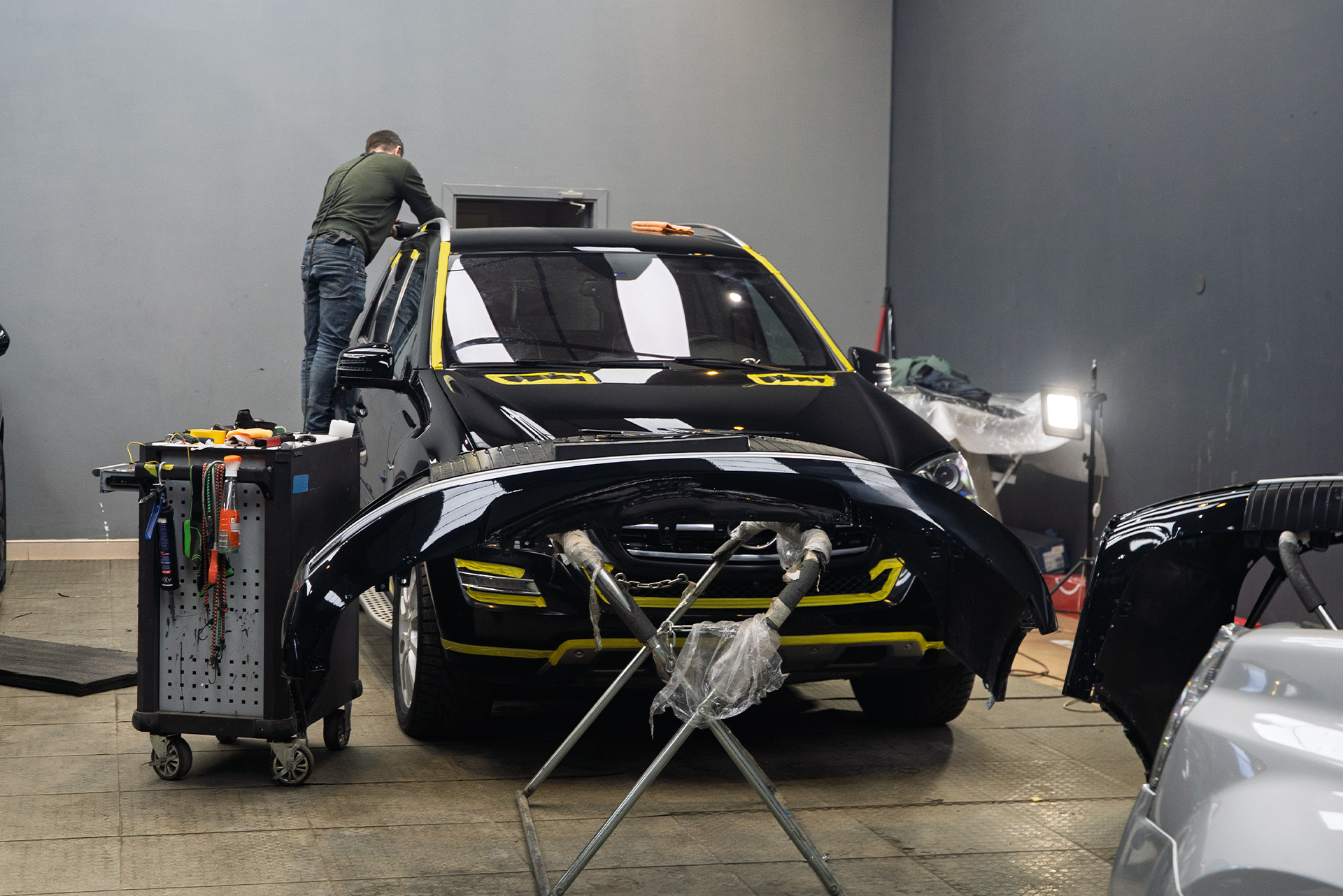 Оклейка зоны риска + полная керамика  + химчистка салона Mercedes M-class III