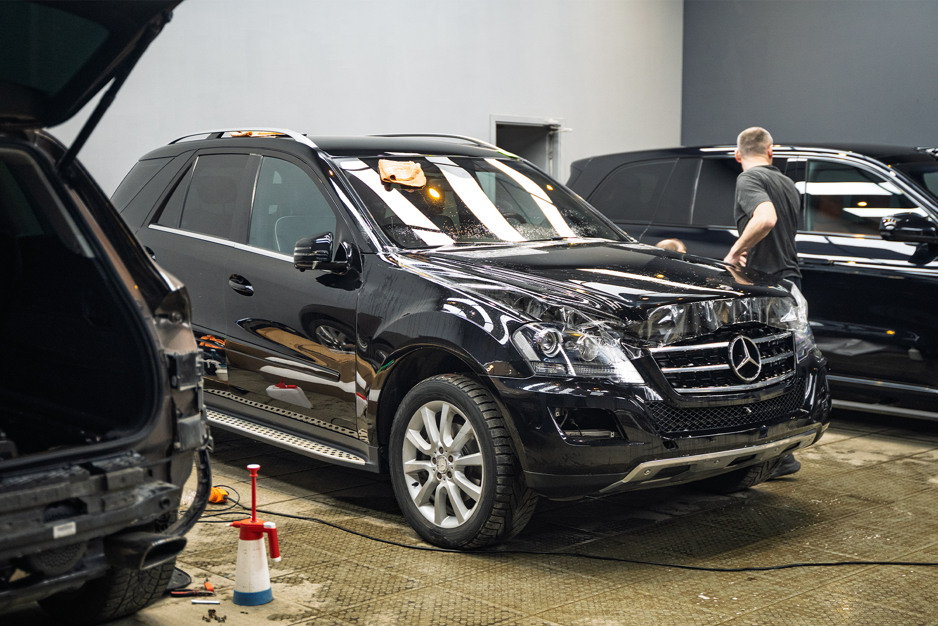 Оклейка зоны риска + полная керамика  + химчистка салона Mercedes M-class III