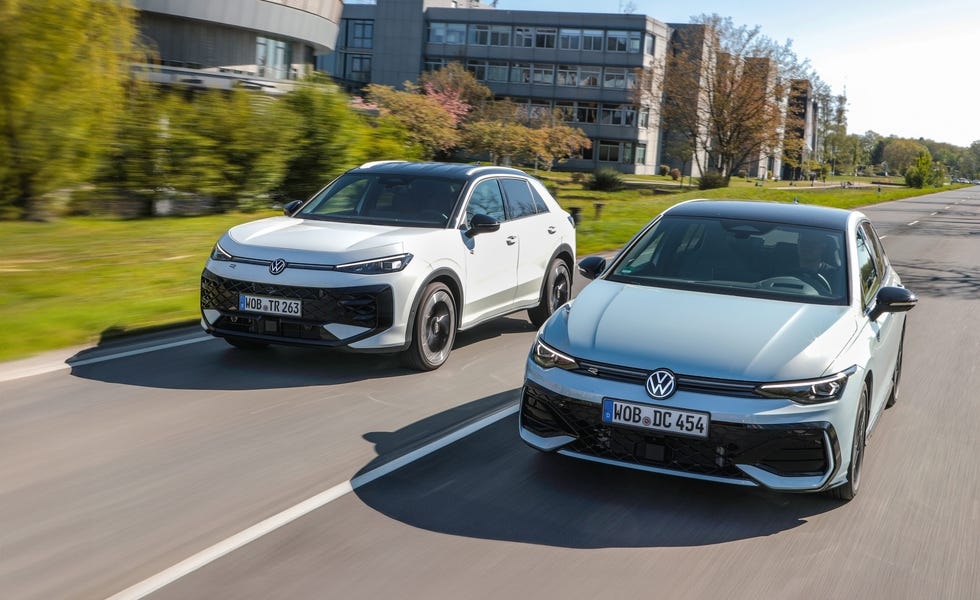 Линейка Golf расширяется: хэтчбек становится ещё практичнее &mdash; под кузовом автомобиля разместили два новых электромотора