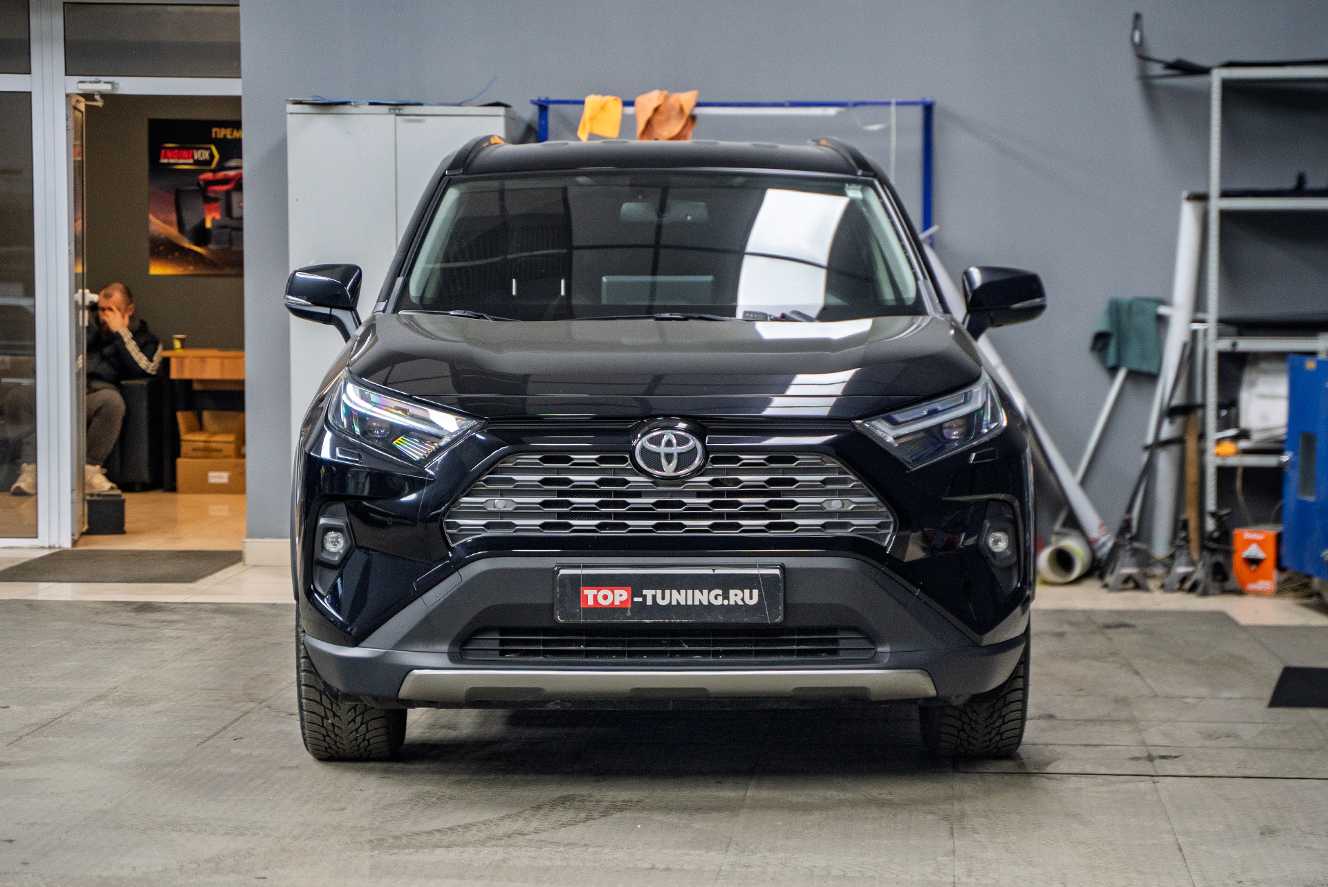 Установка динамической RGB-подсветки MTF в салон Toyota RAV-4 V
