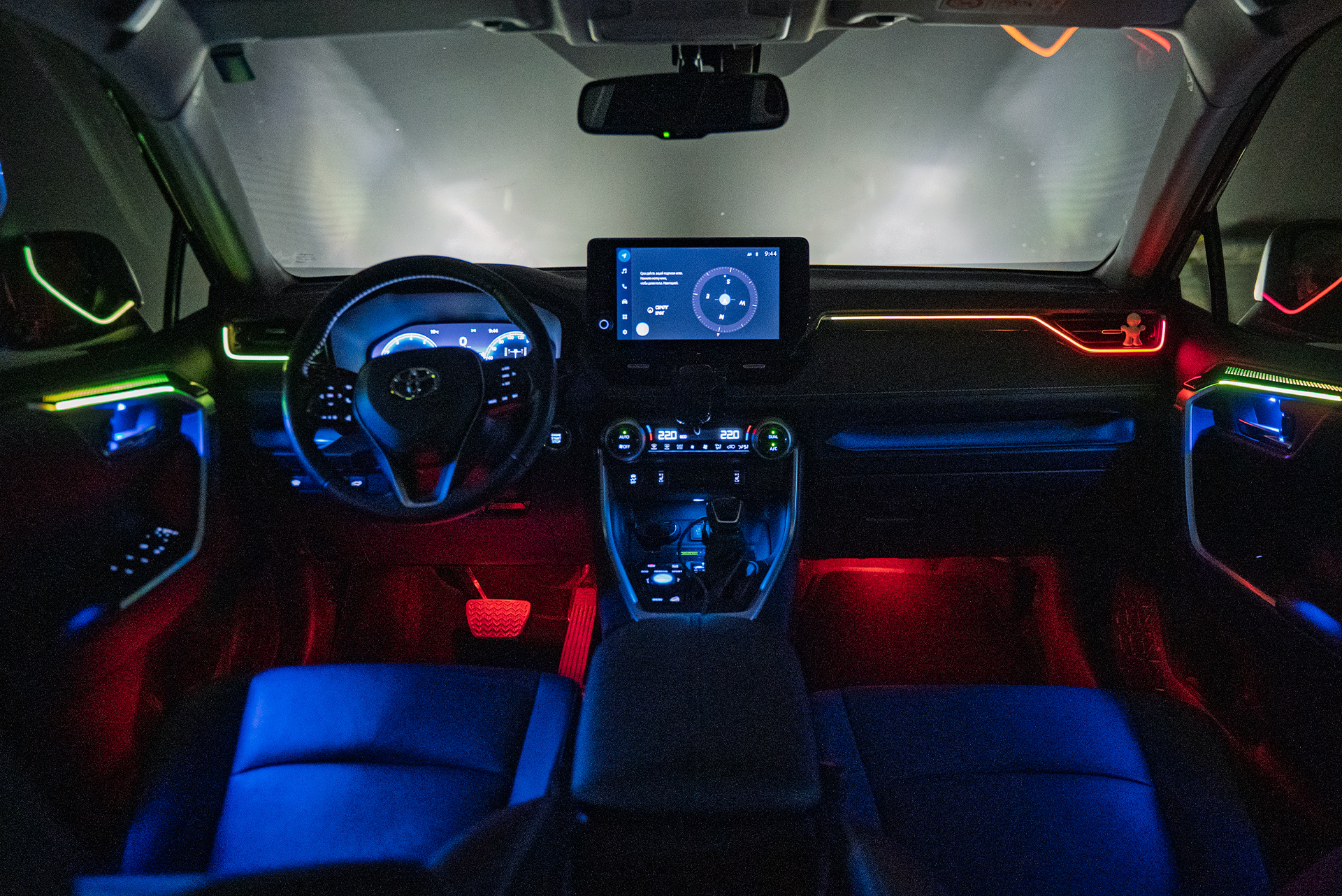 111612 Установка динамической RGB-подсветки MTF в салон Toyota RAV-4 V