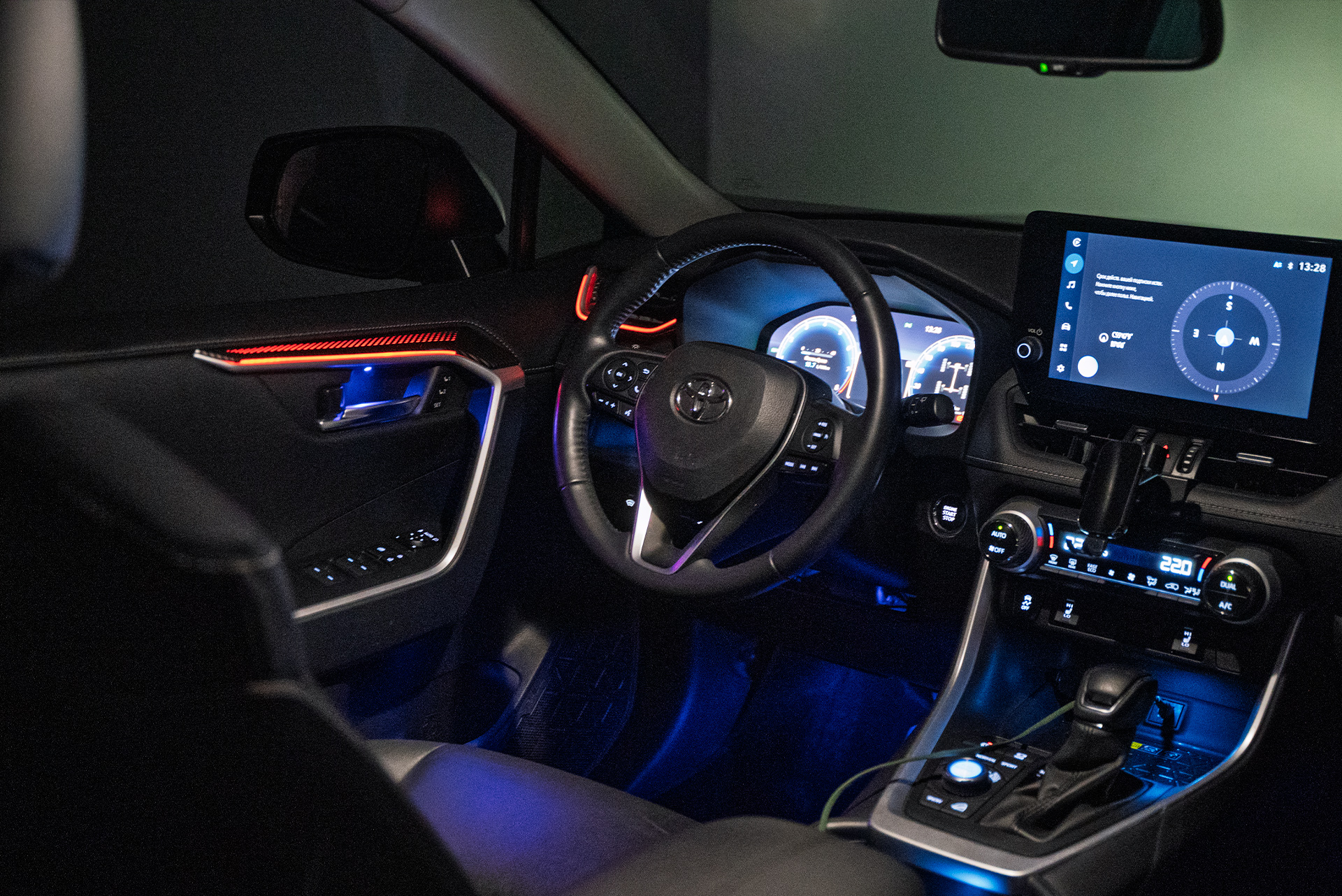 111612 Установка динамической RGB-подсветки MTF в салон Toyota RAV-4 V