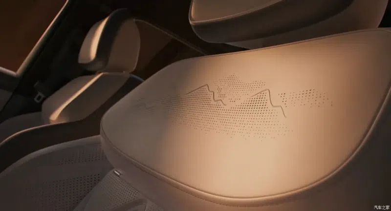 Как сообщает источник, автомобиль позиционируется как роскошный умный флагманский внедорожник C класса.