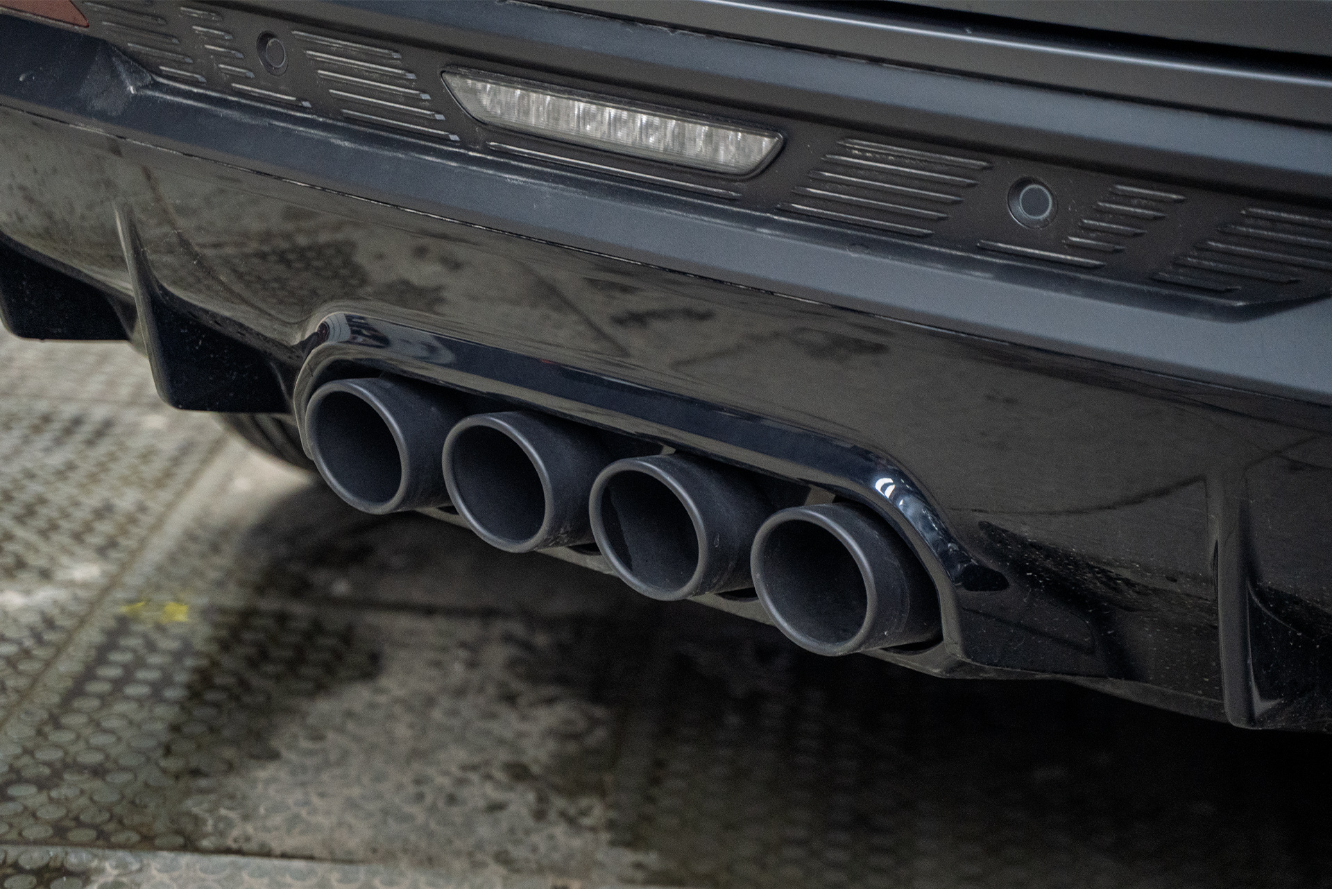 Монтаж полного комплекта электронного выхлопа THOR для Geely Cityray