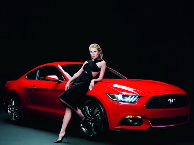 Ford Mustang и Сиенна Миллер