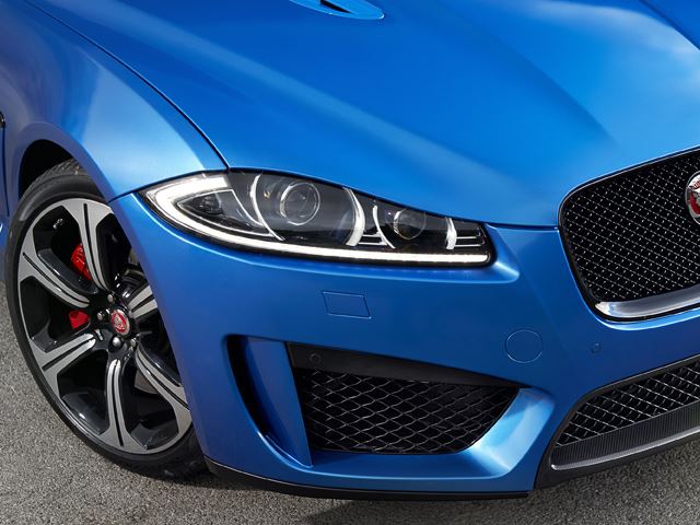 Jaguar XFR-S - 542 сильный вагон