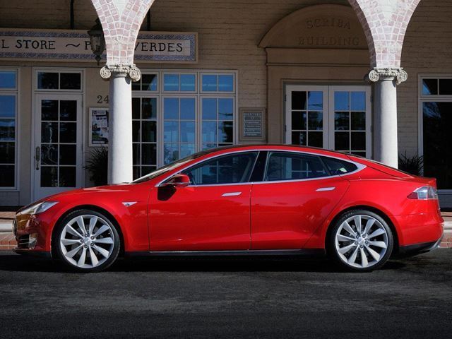 Tesla Model S стала двухдверной Model C