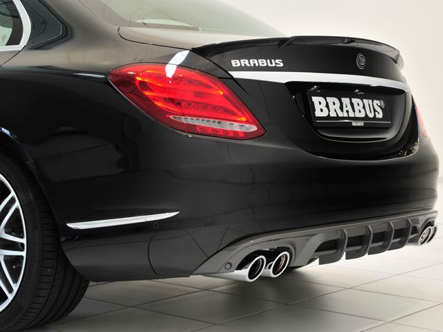 Brabus показал комплексную программу модернизации для нового Mercedes C-Class. Эстетически, новый C-класс получил аэродинамический обвес, который включает новые бамперы, спойлеры и накладки пороги, а также выхлопную систему с четырьмя трубами, новые 