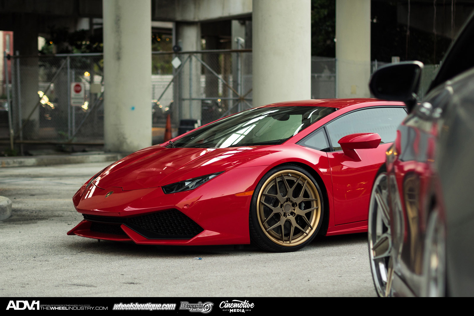 Rosso Mars Lamborghini Huracan на дисках ADV.1