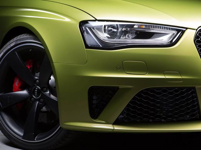 Audi представил RS4 Avant в зеленом цвете