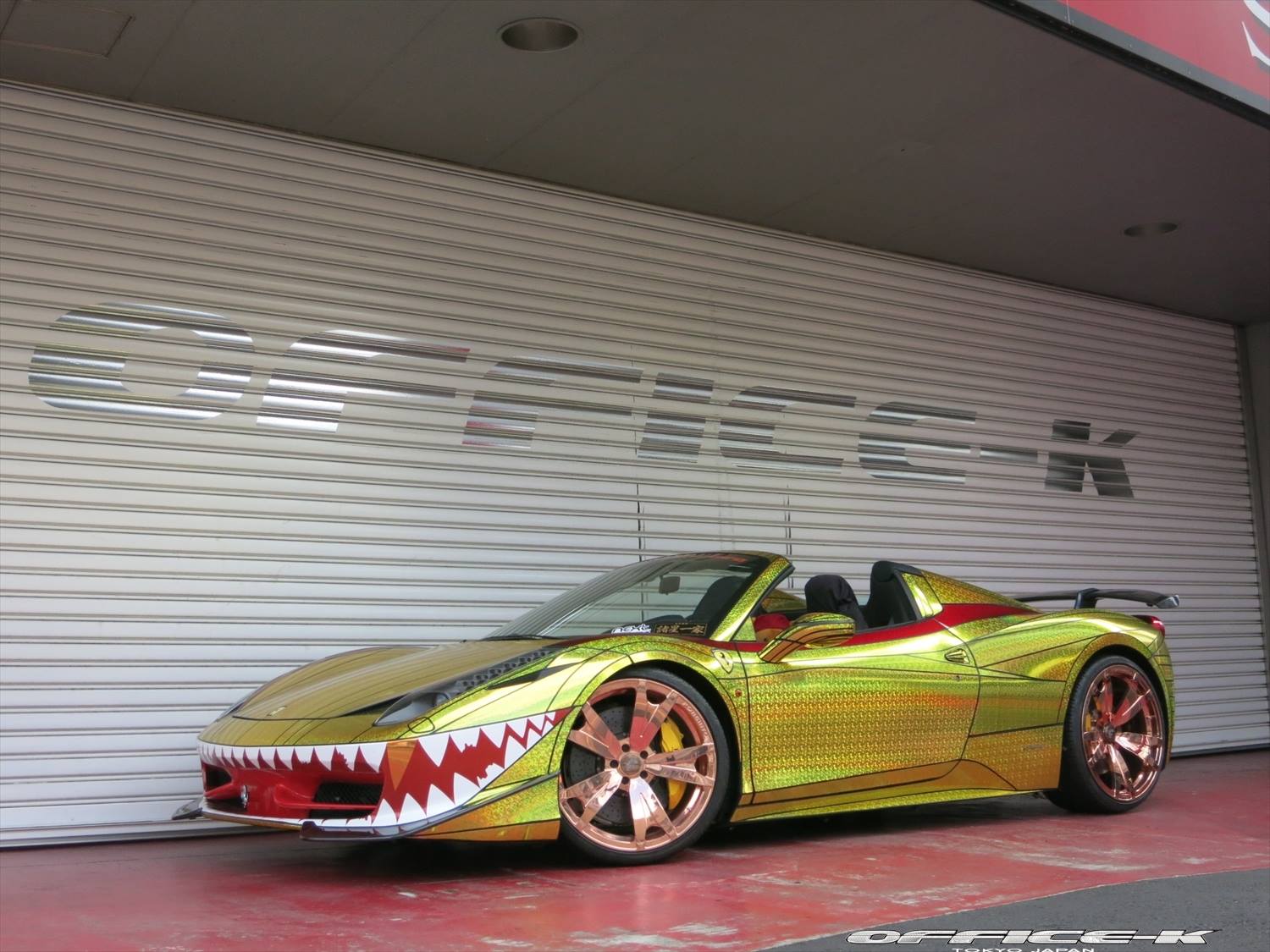 Золотая акула Ferrari 458 Italia от Office-K Тюнинг