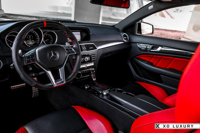 Mercedes C63 AMG Mode Carbon тюнинг интерьера