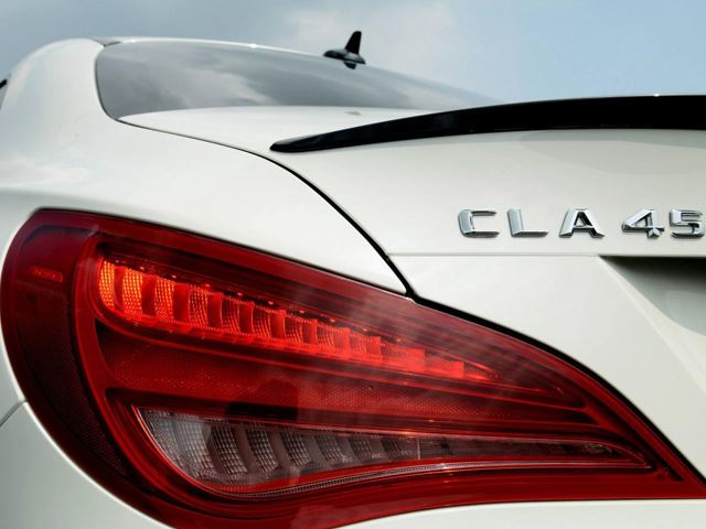 Mercedes CLA 200 задние фары