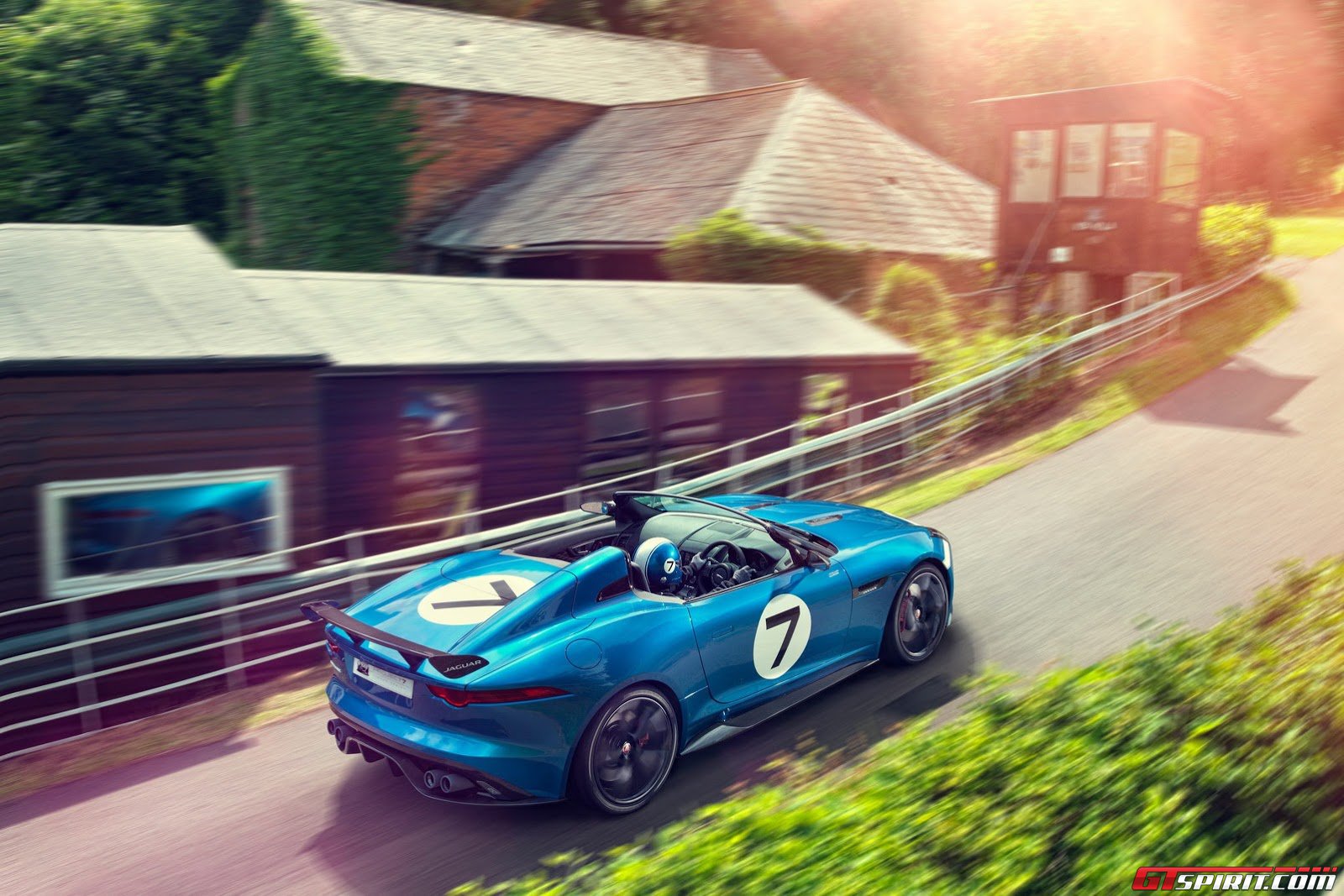 Jaguar представил спидстер F-Type Project 7