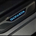 Накладки на пороги в салон светодиодные Noble Style Season-3 на Hyundai Sonata 6 (YF)