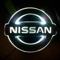 Светодиодная вставка под эмблему LED на Nissan